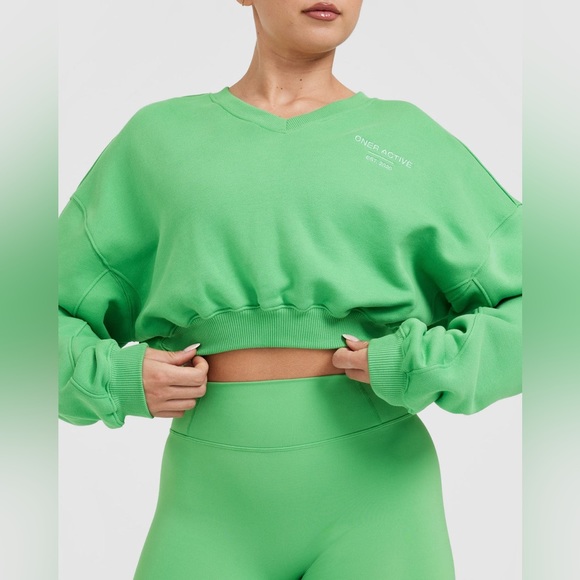 NWT: Oner Active ALL DAY EST 2020 CROP V-NECK SWEATSHIRT - Picture 3 of 11